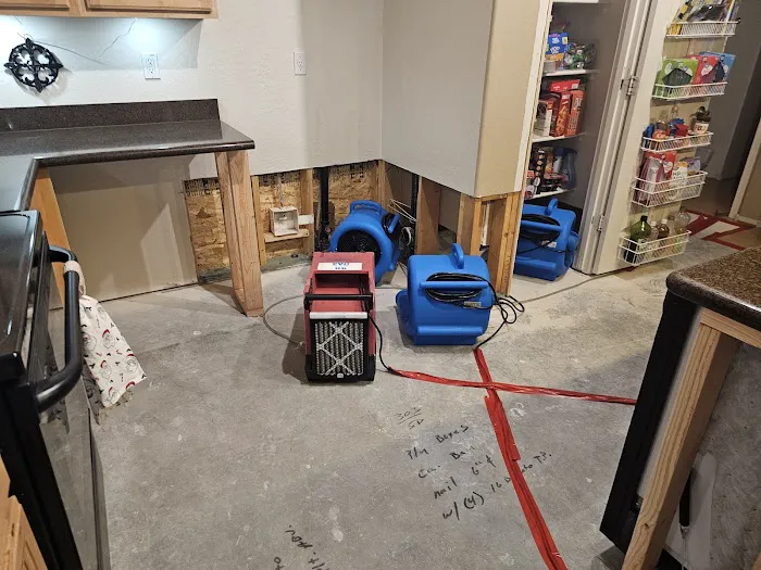 Evolution Restoration & Renovation - Water Mitigation Phoenix Picture 7