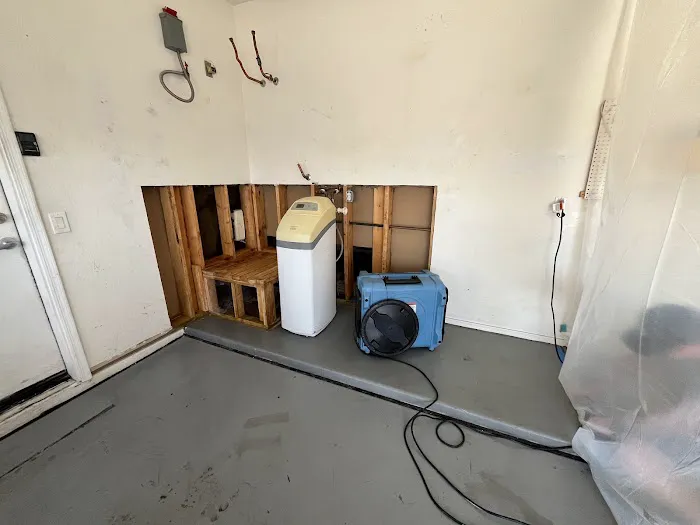 Quik Stop Restoration Picture 2