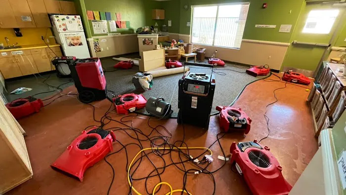 Quik Stop Restoration Picture 3