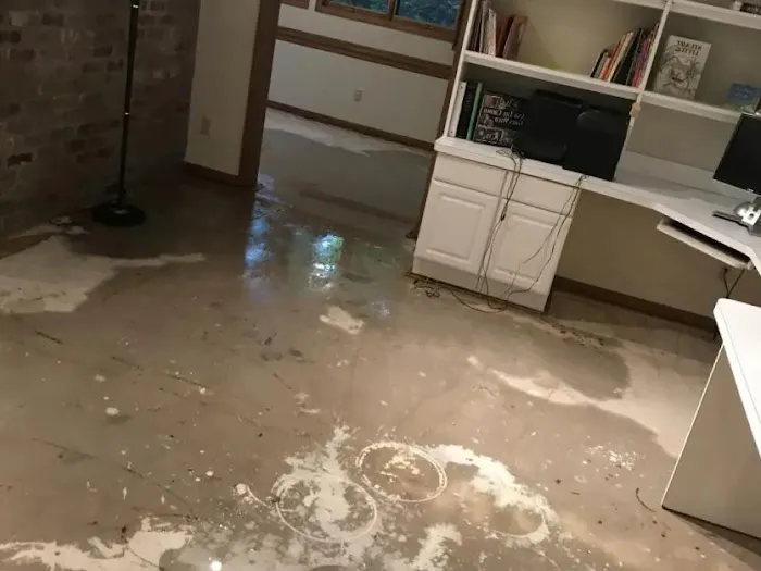 Berliner Water Damage Picture 6