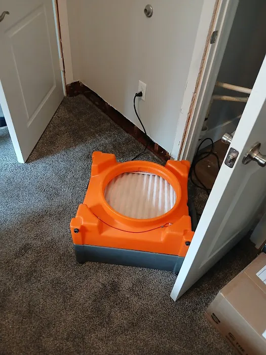 United Cleaning & Emergency Restoration - Water Flood Clean Up Picture 3