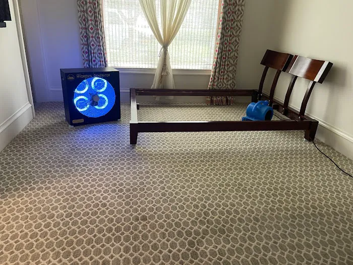 Best Carpet & Restoration Picture 2