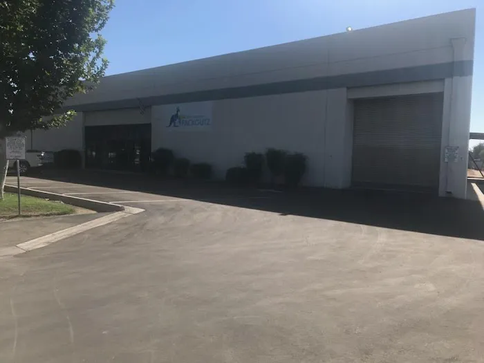 Blue Kangaroo Packoutz of Fresno County Picture 2