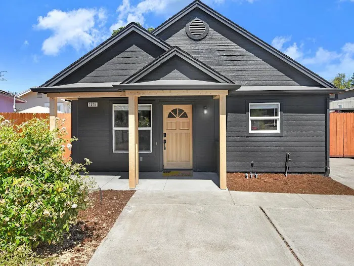 REDi Construction & Restoration Picture 8