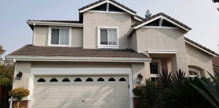 We Paint & Renovate Inc Picture 9