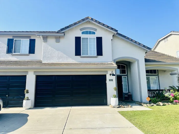 We Paint & Renovate Inc Picture 4