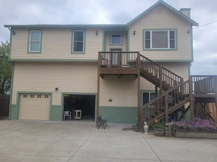 We Paint & Renovate Inc Picture 2