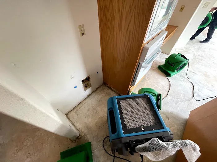 Soria Contracting and Solutions - Restoration and Remediation Services Picture 7