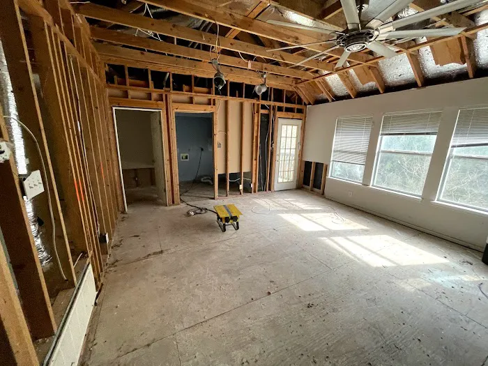 Soria Contracting and Solutions - Restoration and Remediation Services Picture 10