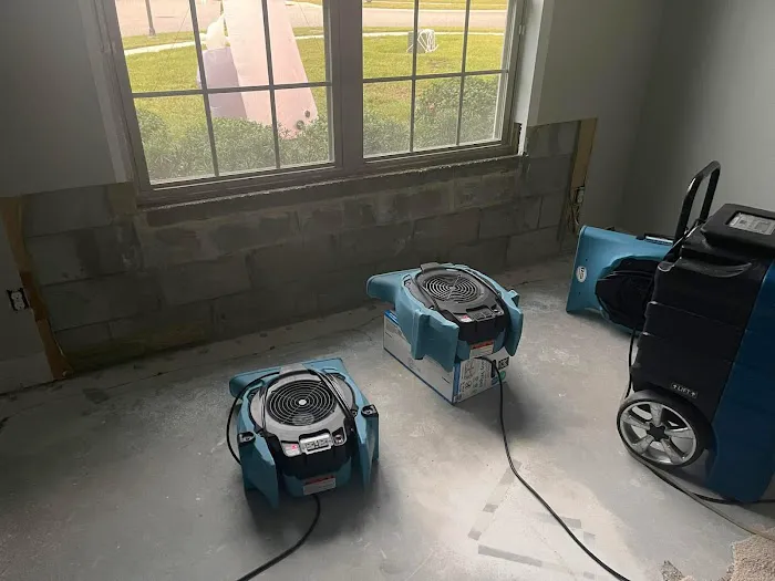 Dry Masters Water Damage Restoration Service Picture 3