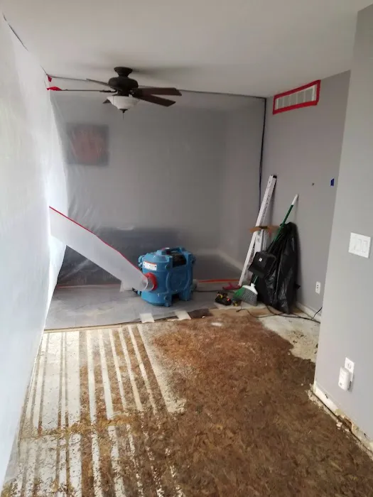 IN & OUT Water Damage Restoration Services Picture 10