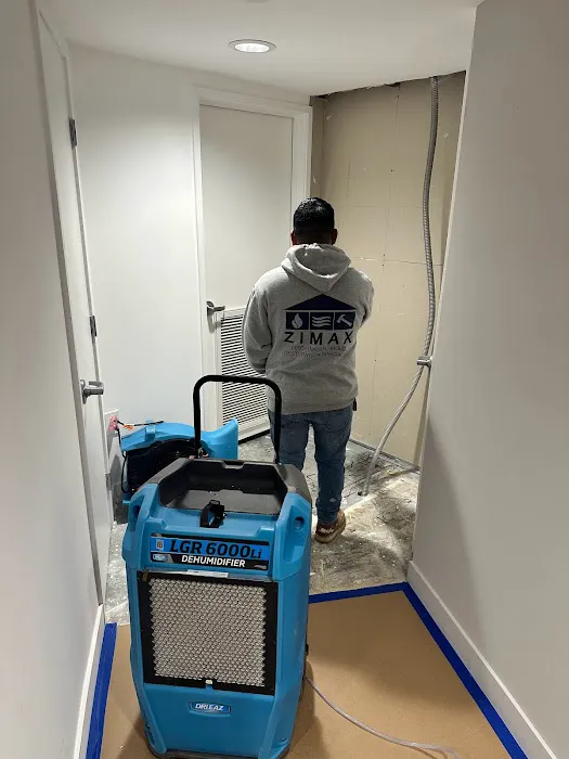 Zimax Water & Fire Damage Restoration - Emergency Mold Remediation & Restoration Services Contractor Picture 9