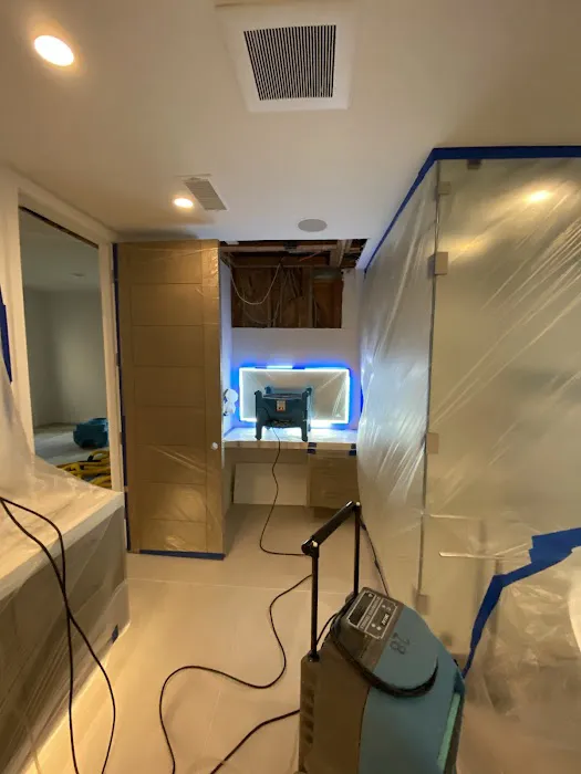 Zimax Water & Fire Damage Restoration - Emergency Mold Remediation & Restoration Services Contractor Picture 7