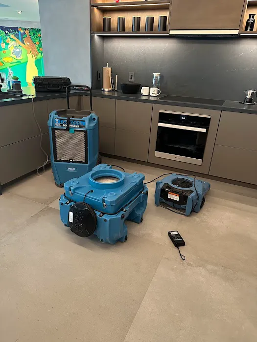 Zimax Water & Fire Damage Restoration - Emergency Mold Remediation & Restoration Services Contractor Picture 10