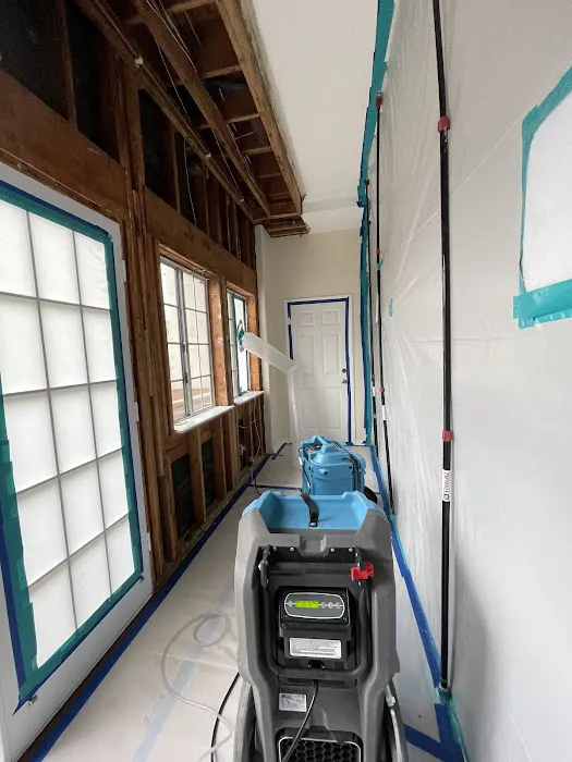 Zimax Water & Fire Damage Restoration - Emergency Mold Remediation & Restoration Services Contractor Picture 4