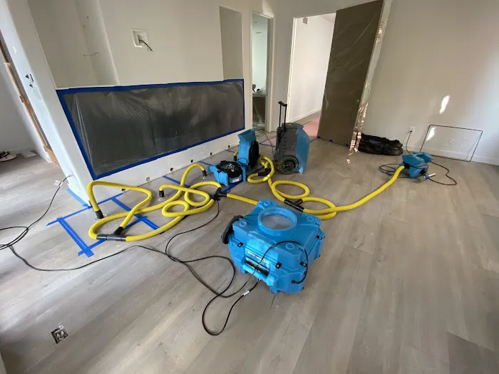 Zimax Water & Fire Damage Restoration - Emergency Mold Remediation & Restoration Services Contractor Picture 5