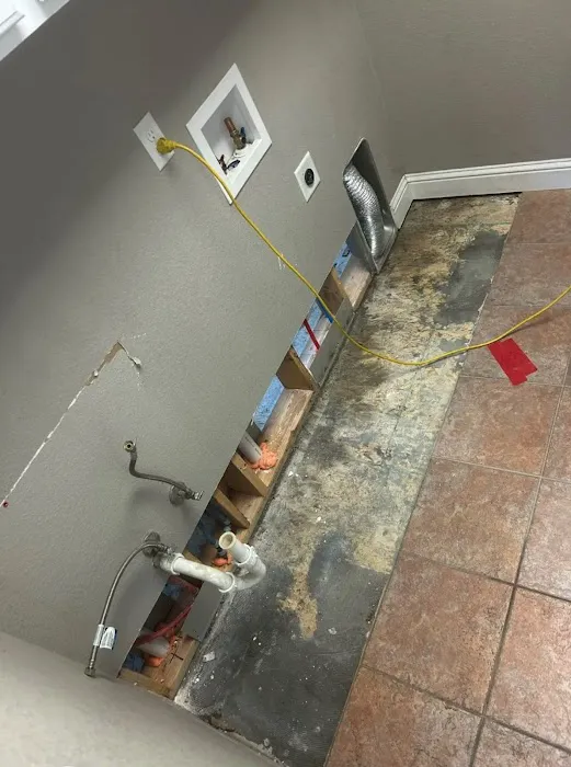 IN & OUT Water Damage Restoration Reseda Picture 7