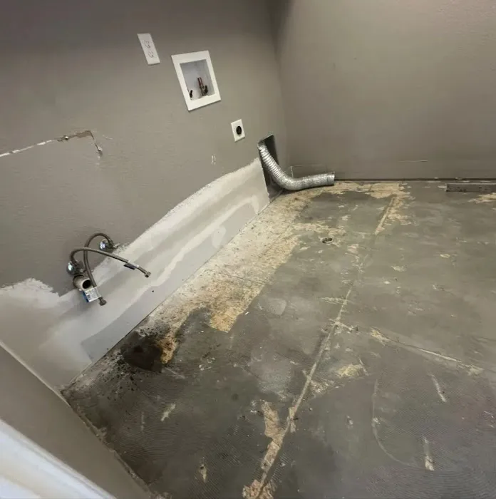 IN & OUT Water Damage Restoration Reseda Picture 6