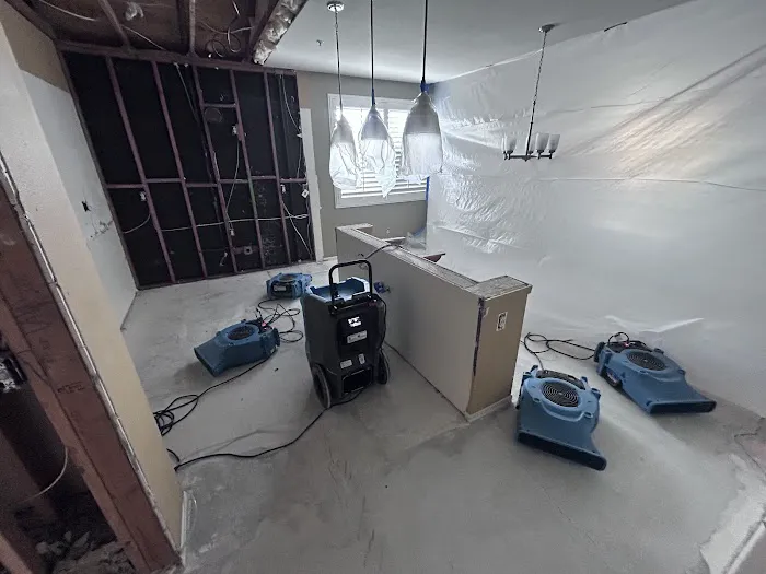 United Water Restoration Group of Ontario Picture 4