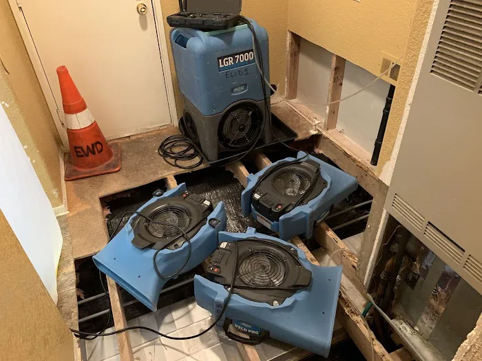 Emergency Water Damage Company Picture 3