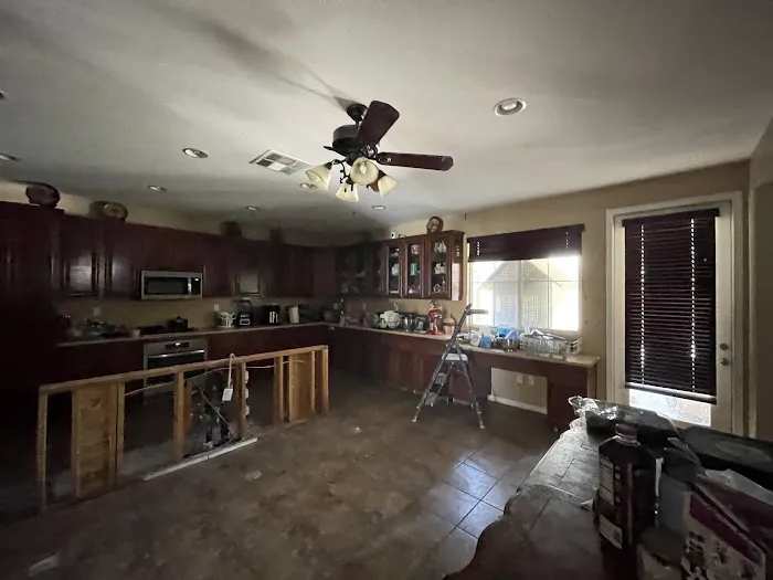 Emergency Water Damage Company Picture 1