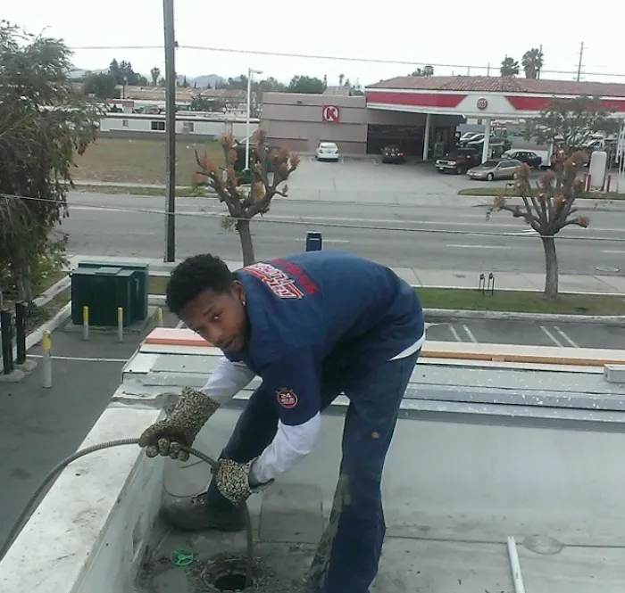 R&R PLUMBING -N- MINUTES Picture 3