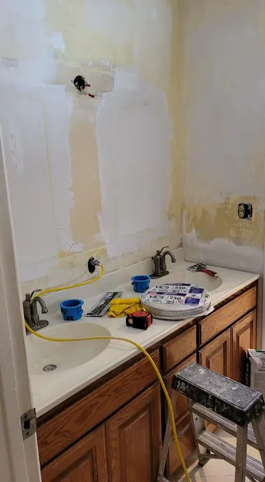 Interior Environmental Specialist- Large Loss Mitigation and Restoration Company Picture 1