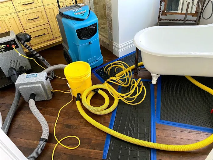 24/7 Restoration Picture 8