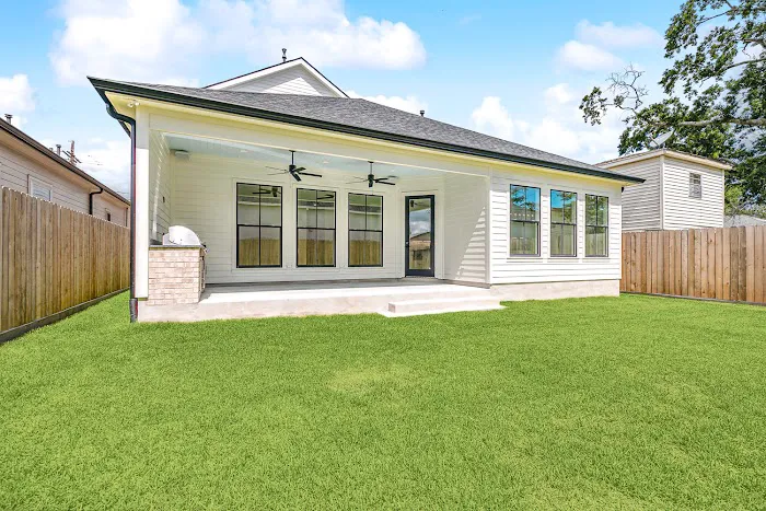 504 Construction & Restoration Picture 3