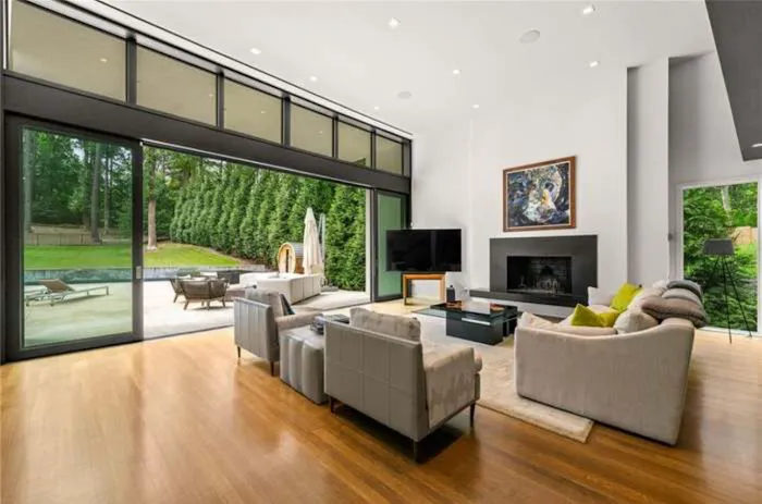 Modern Restoration - Contents & Textile Restoration Specialists Picture 4