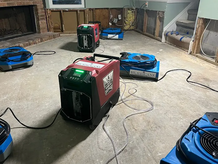 Hurricane Group Water Damage Restoration & Air Duct Cleaning Picture 4