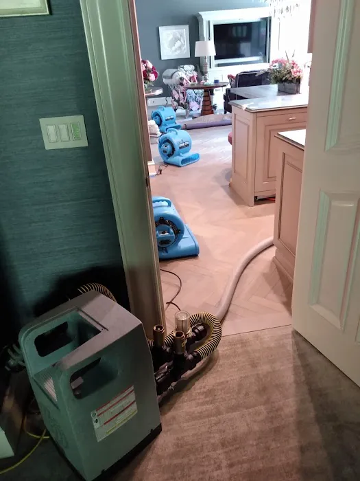 Redbox Restoration - Water Damage Restoration Picture 8