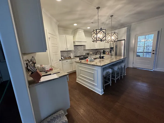 MARTINEZ PAINTING AND RENOVATION Picture 4