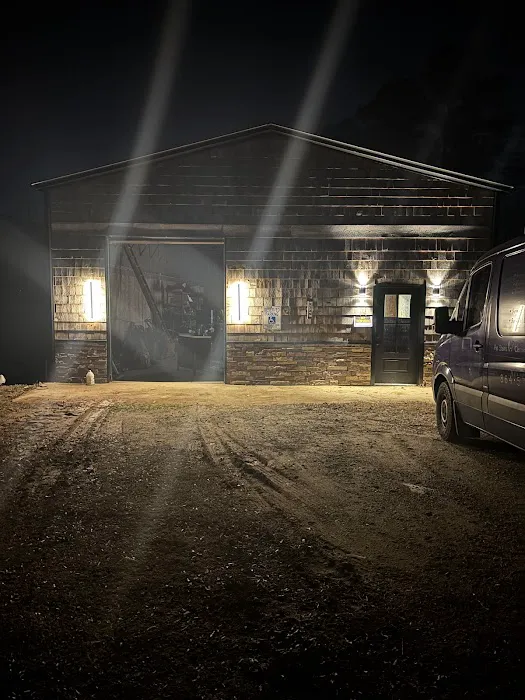 Helping Hands Cleaning Service, LLC and Carpet Cleaning Picture 2