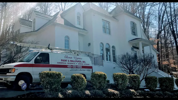 Glenn Wynne Paint & Wallpaper Picture 1