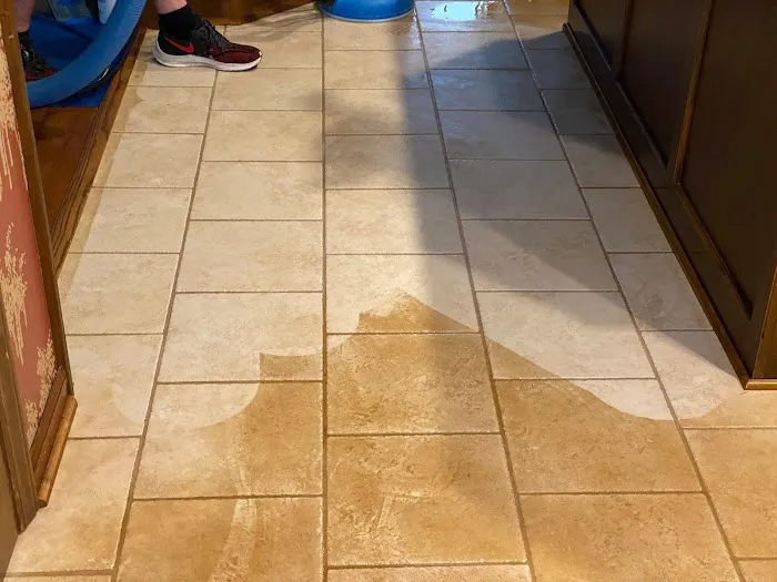 Deep Steam - Carpet Cleaning ,Floor Care, Rug Cleaning Shop & Restoration ( Water, Mold, Fire) Picture 3