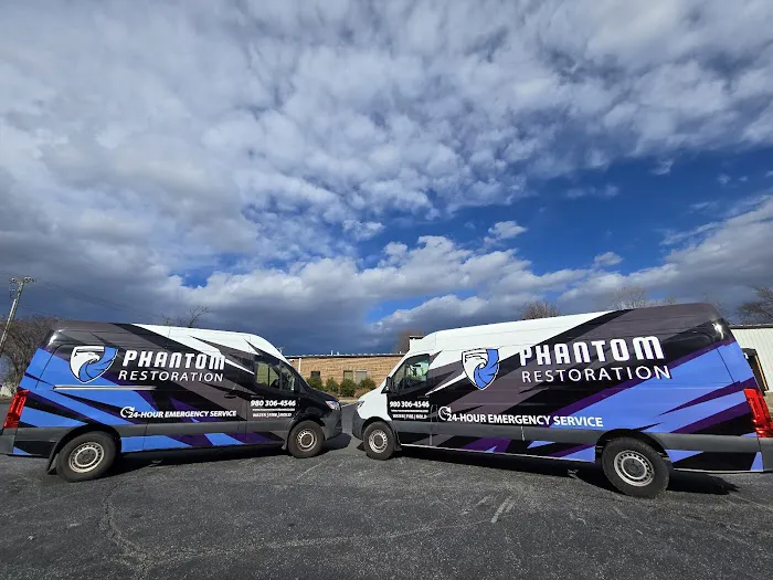 Phantom Water Damage & Restoration Picture 1