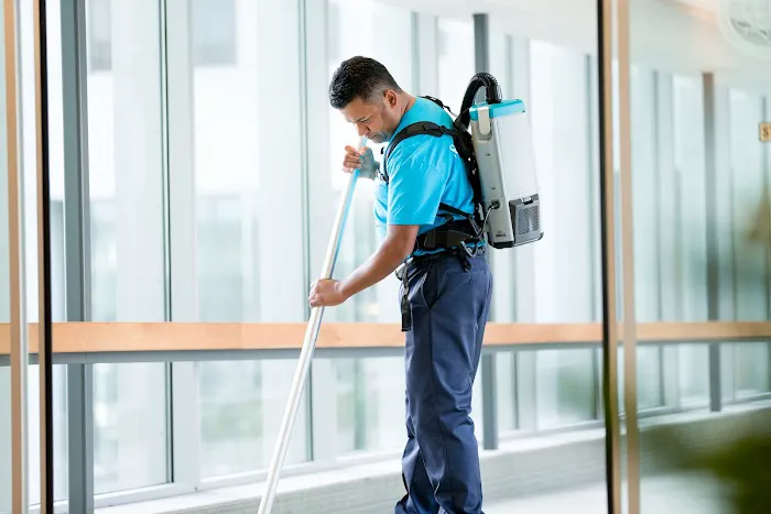 ServiceMaster Commercial Cleaning by Long Picture 4