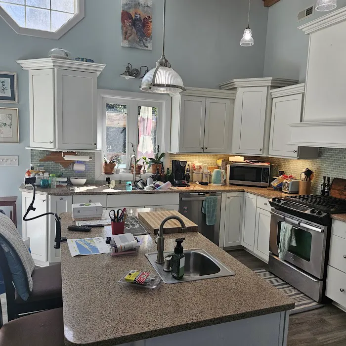 Your Handyman over 33yrs in business. Picture 8