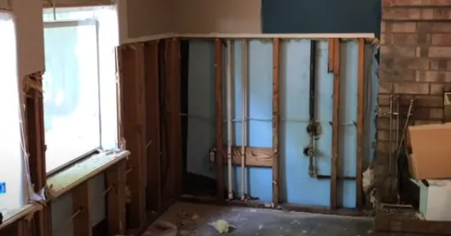 Ultra Water Damage Restoration Picture 2