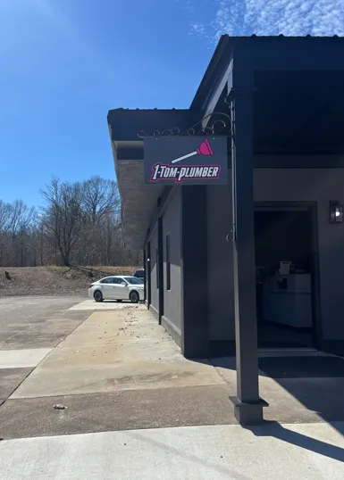 1-Tom-Plumber Picture 1