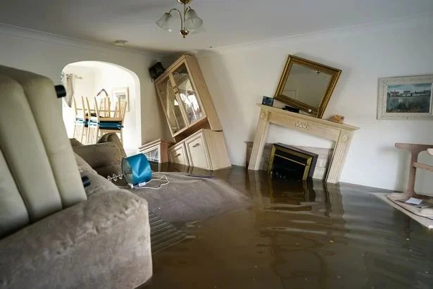 What to Do if Your House is Flooded from a Broken Pipe: Essential Steps to Take