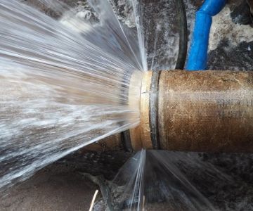 Dealing With Water Damage After a Burst Pipe – Expert Tips and Solutions