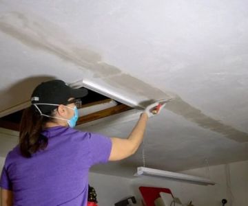How to Repair Water-Damaged Ceilings – A Comprehensive Guide
