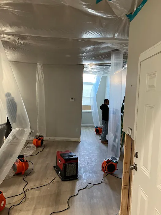 Redefined Restoration - Franklin Park Water Damage Service Picture 1