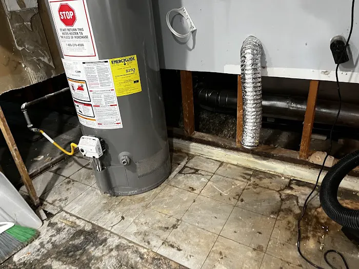 Redefined Restoration - Chicago Water Damage Service Picture 2