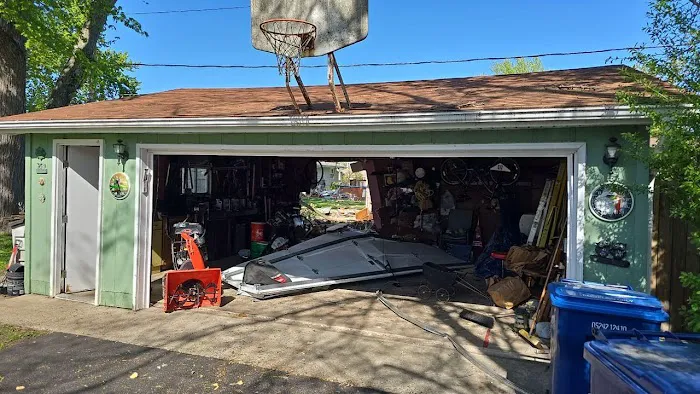 1-800 BoardUp of Lake Bluff Picture 5