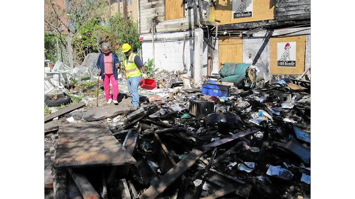 1-800 BoardUp of Lake Bluff Picture 10