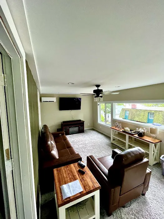 Hays + Sons Picture 6