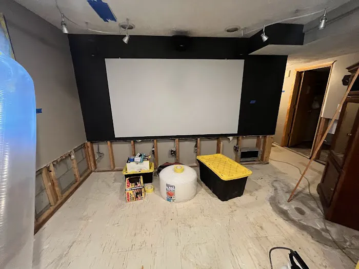 Pleasant Valley Building Picture 9